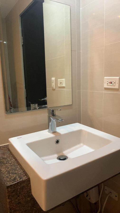 81 Newport Boulevard Cluster 4 - 8F Across Naia Airport, Terminal 3 Pasay Eksteriør bilde